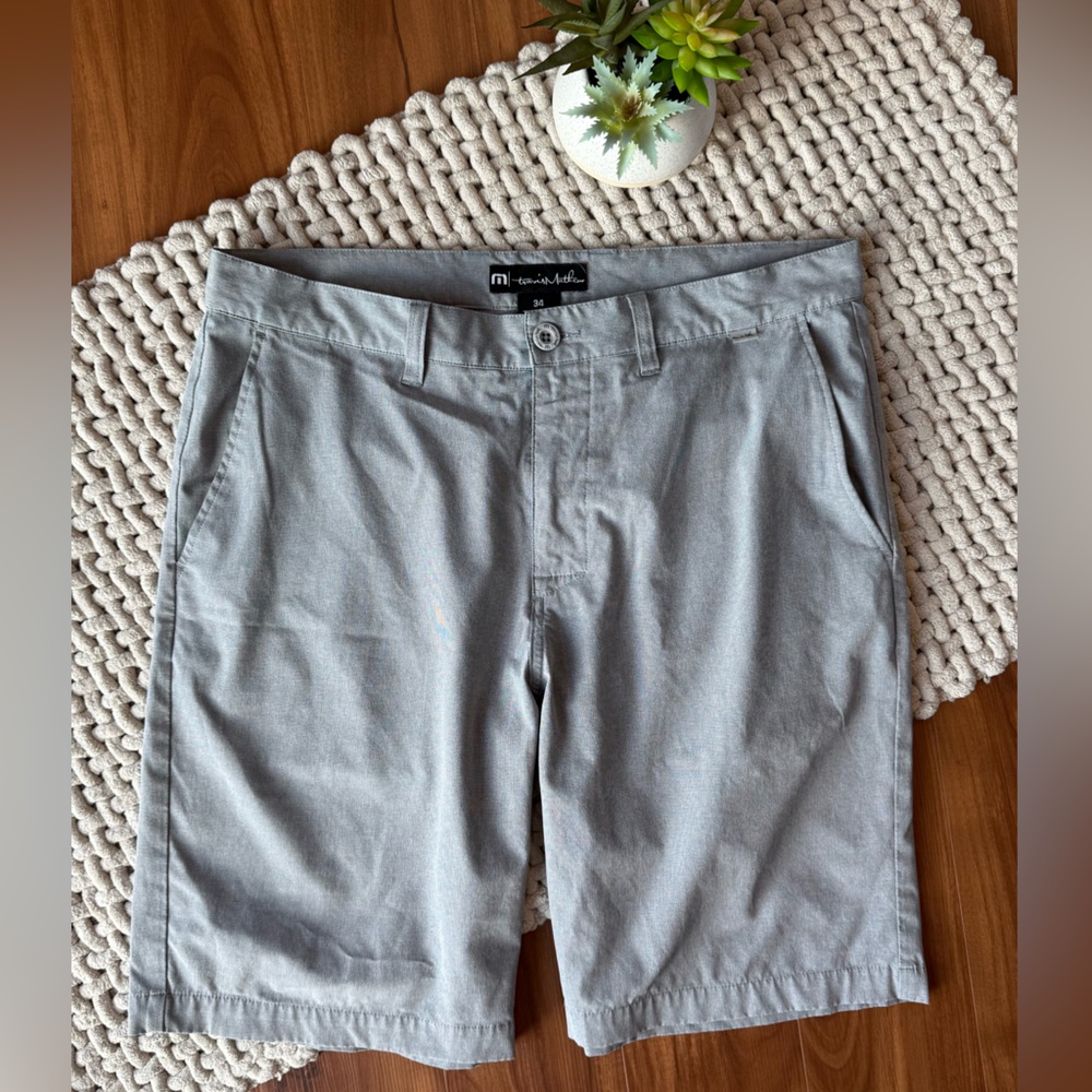 Travis Mathew | Men’s 9.5” Chino Golf Performance Shorts Gray | 34
